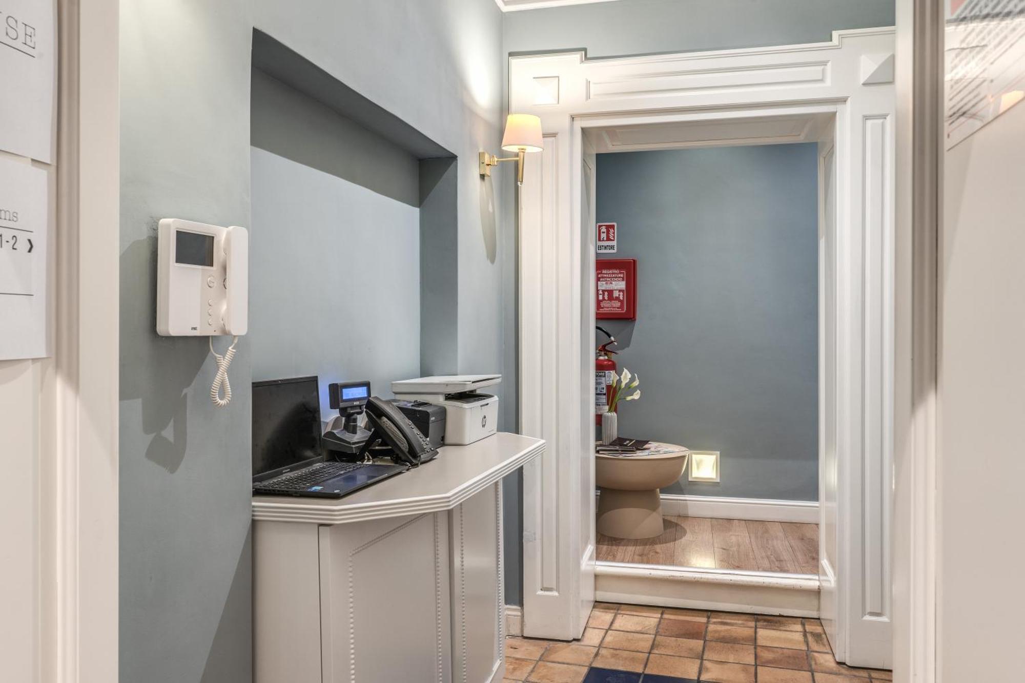 Townhouse Condotti 29 ローマ エクステリア 写真